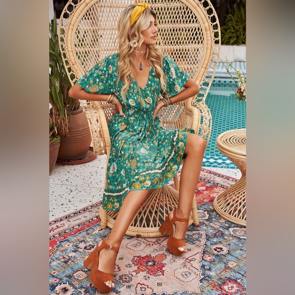 Bohemian Style - Floral Print Dress - Picture 2 of 8